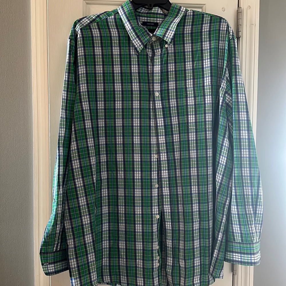 Long sleeve button down plaid